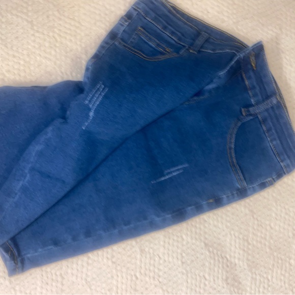 Bermuda -Premium Mid length Jean Shorts - Picture 9 of 9